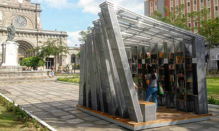 «Книжная остановка» - мини-библиотека, что путешествует по Филиппинам